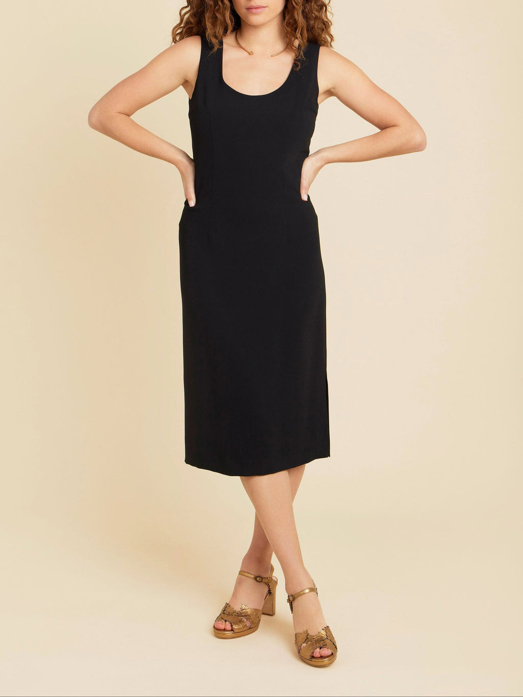 Robe Corbeille Sans Manches Ceinturée Noir - Femme