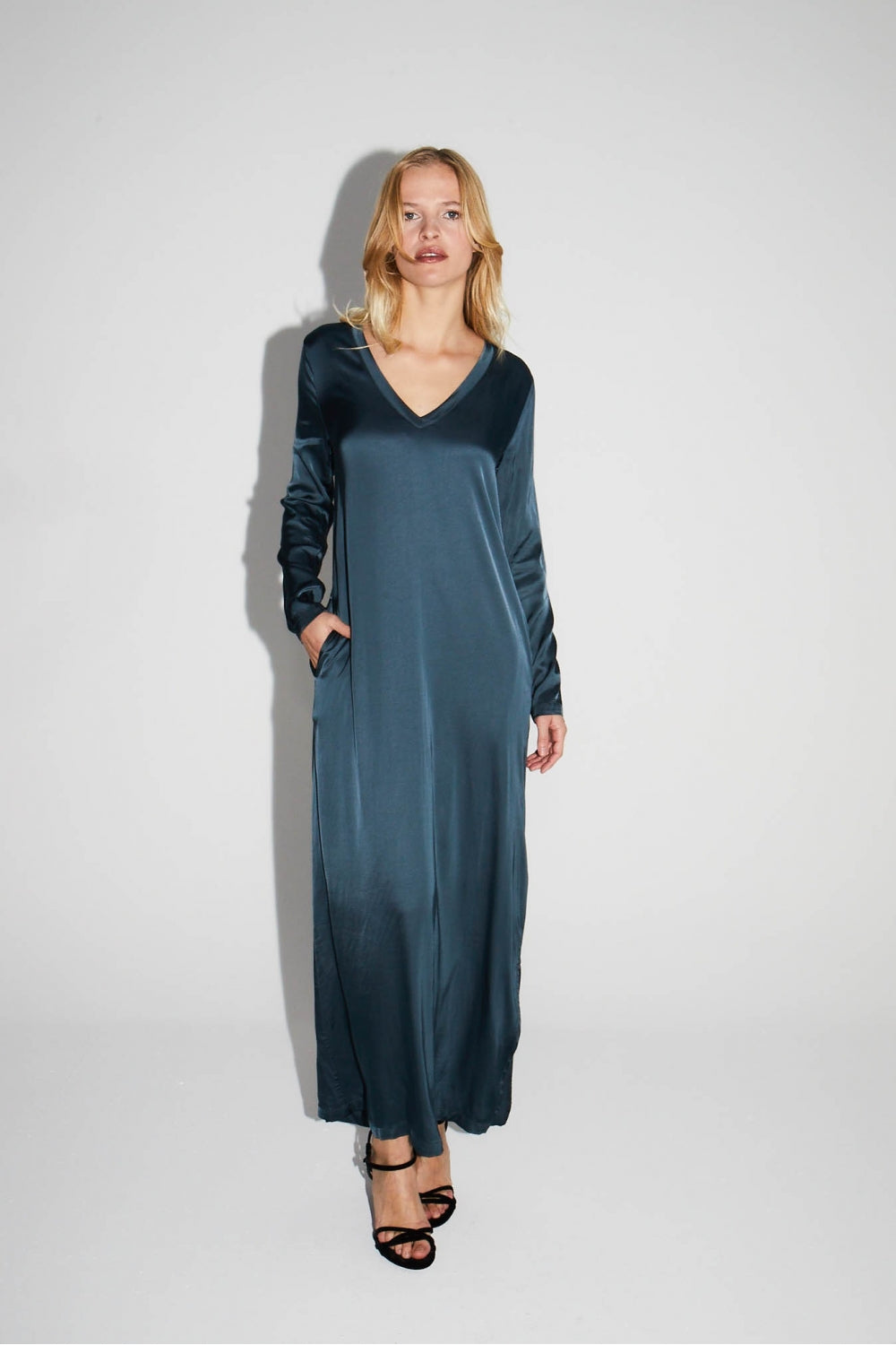 Maxi Dress Satin Viscose Stretch Bleu Atlantique Fabriquée En Italie