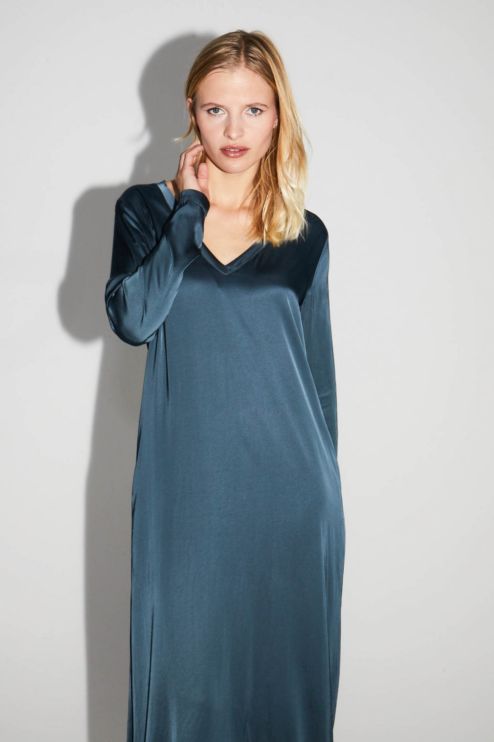 Maxi Dress Satin Viscose Stretch Bleu Atlantique Fabriquée En Italie