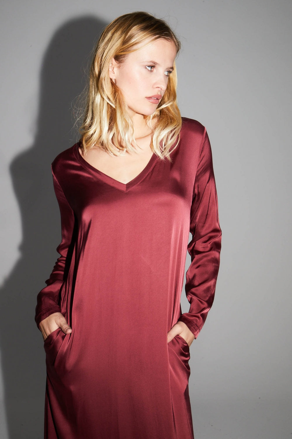 Maxi Dress Satin Viscose Stretch Bordeaux Fabriquée En Italie