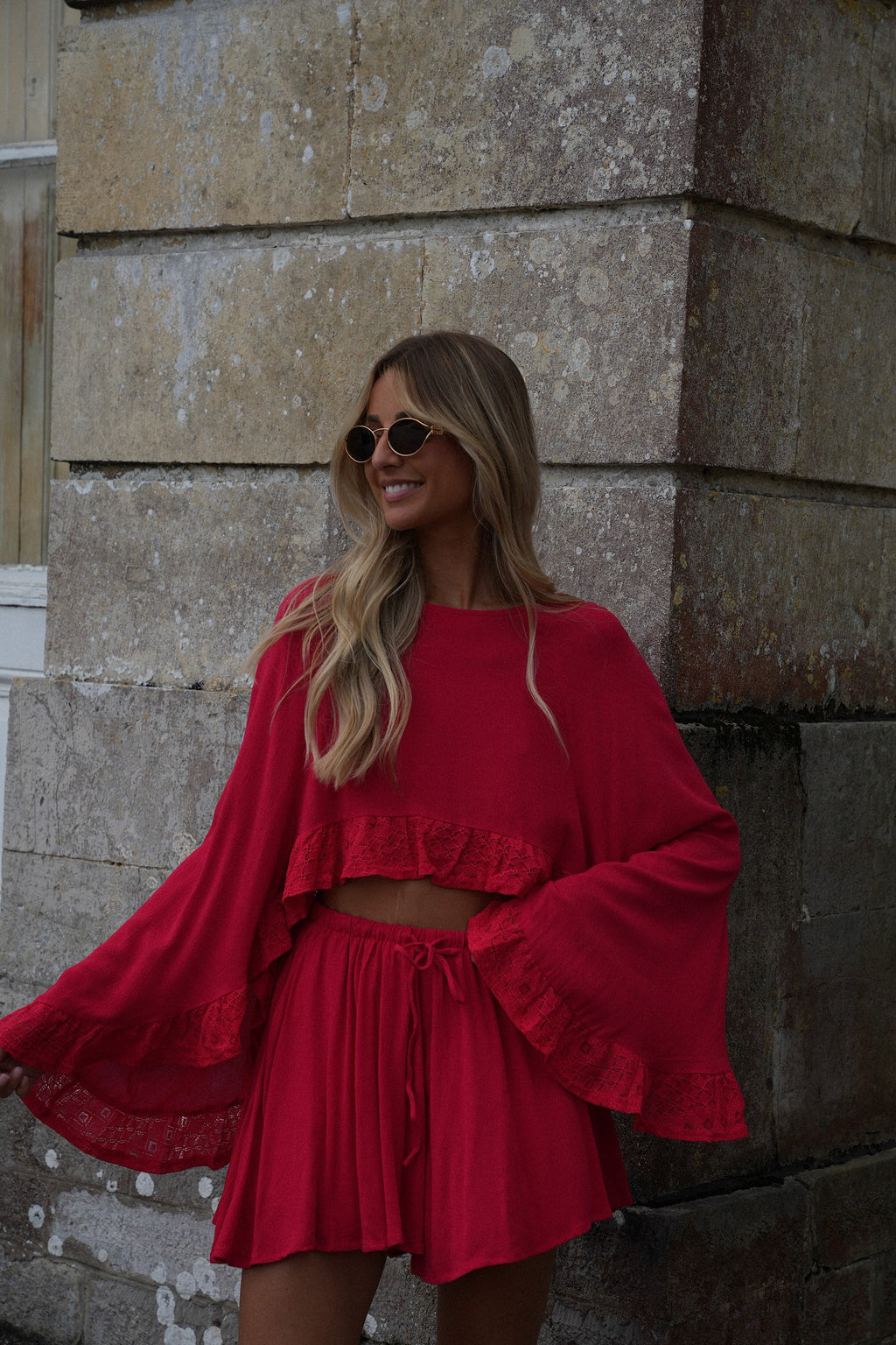 Elea Flowy Shorts - Red