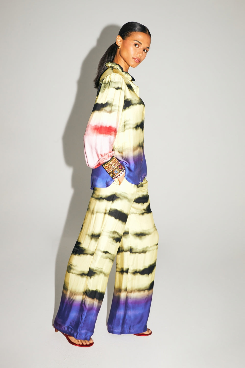 Pantalones Aurora con estampado Tie And Dye de The Funky