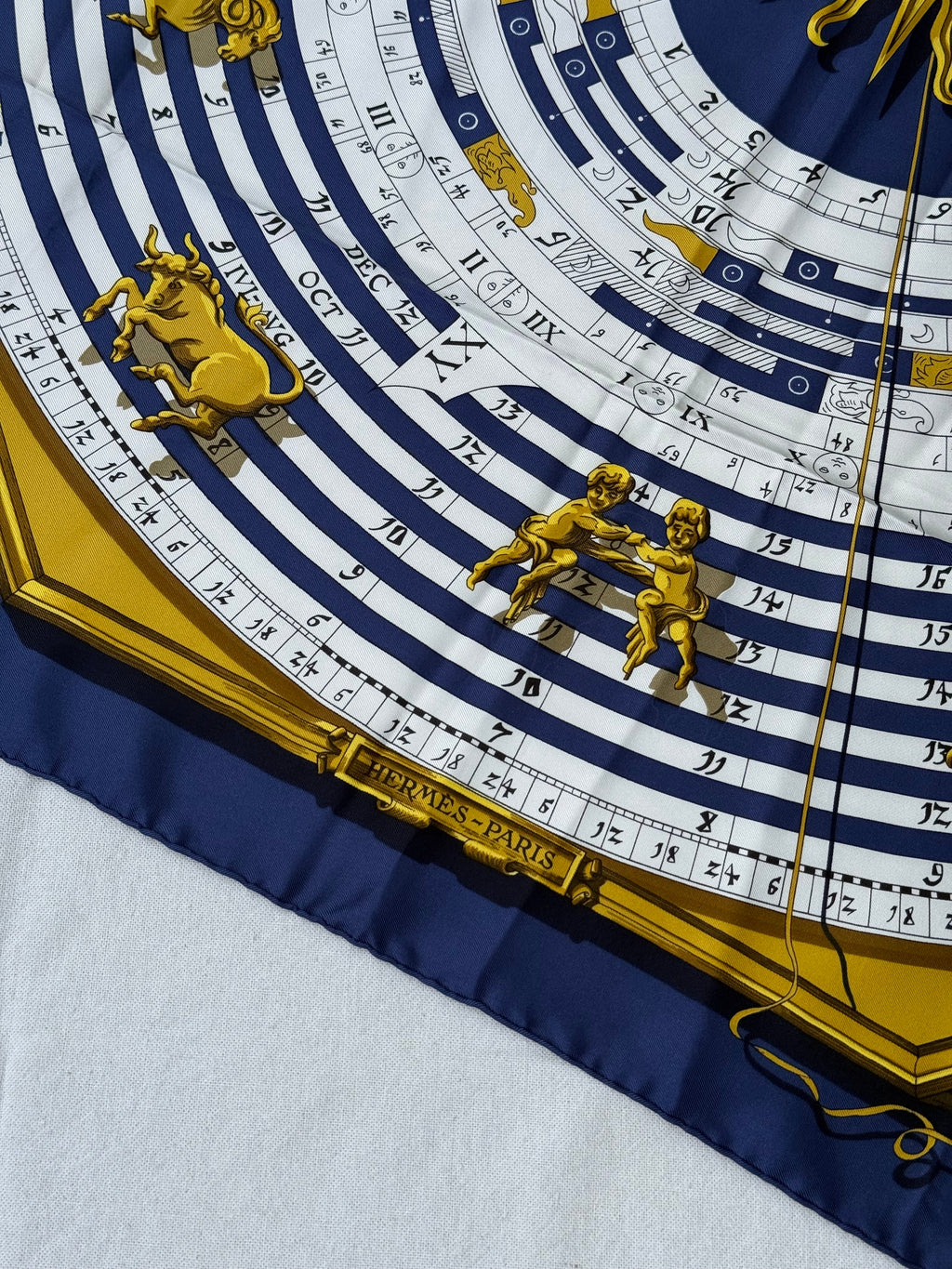 Foulard Hermès – Modèle Astrologie