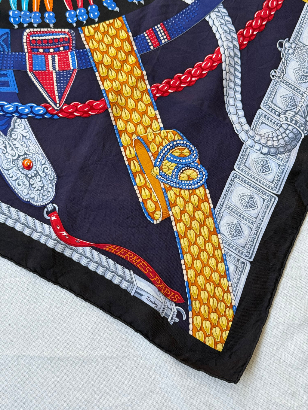 Foulard Hermès – Modèle Ceintures Et Liens