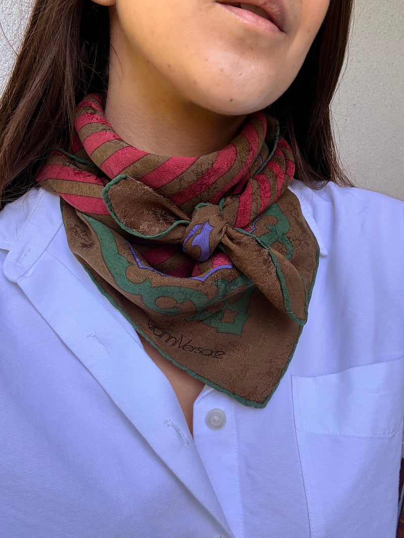 Foulard Versace – Motif Rayures Et Arabesques