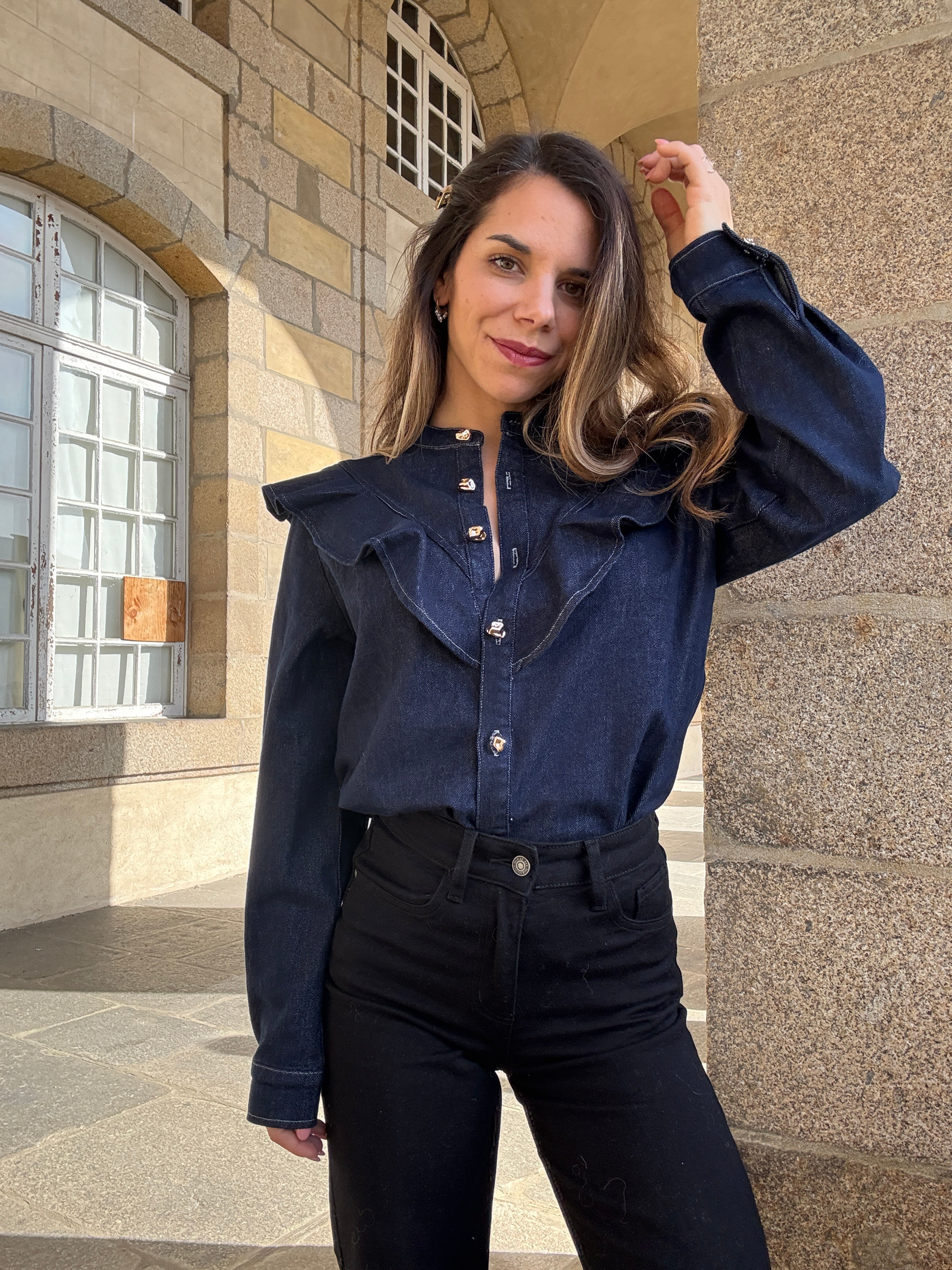 Camisa vaquera con volantes Elena