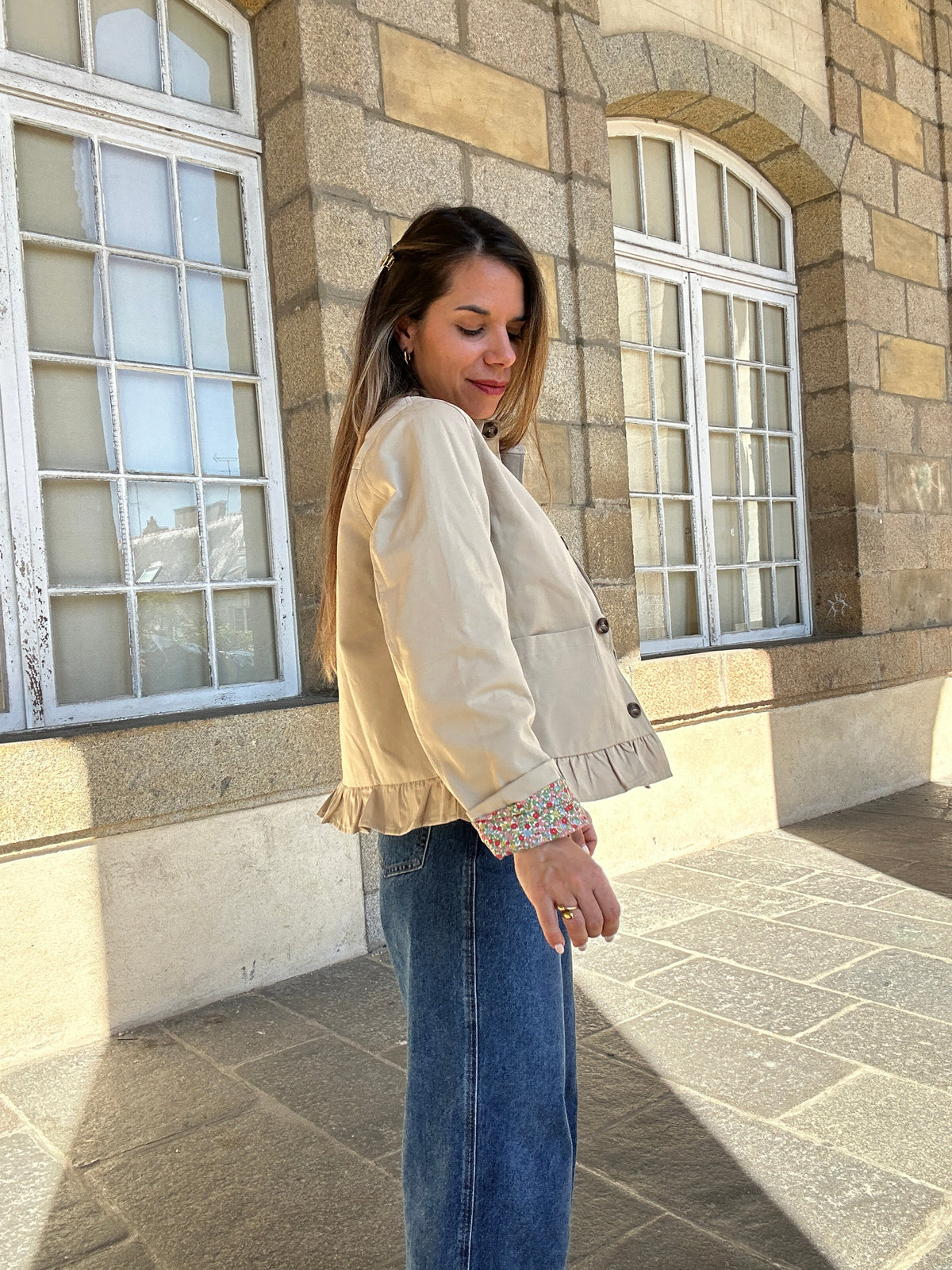 Veste trench liberty en coton beige Hortense à volants