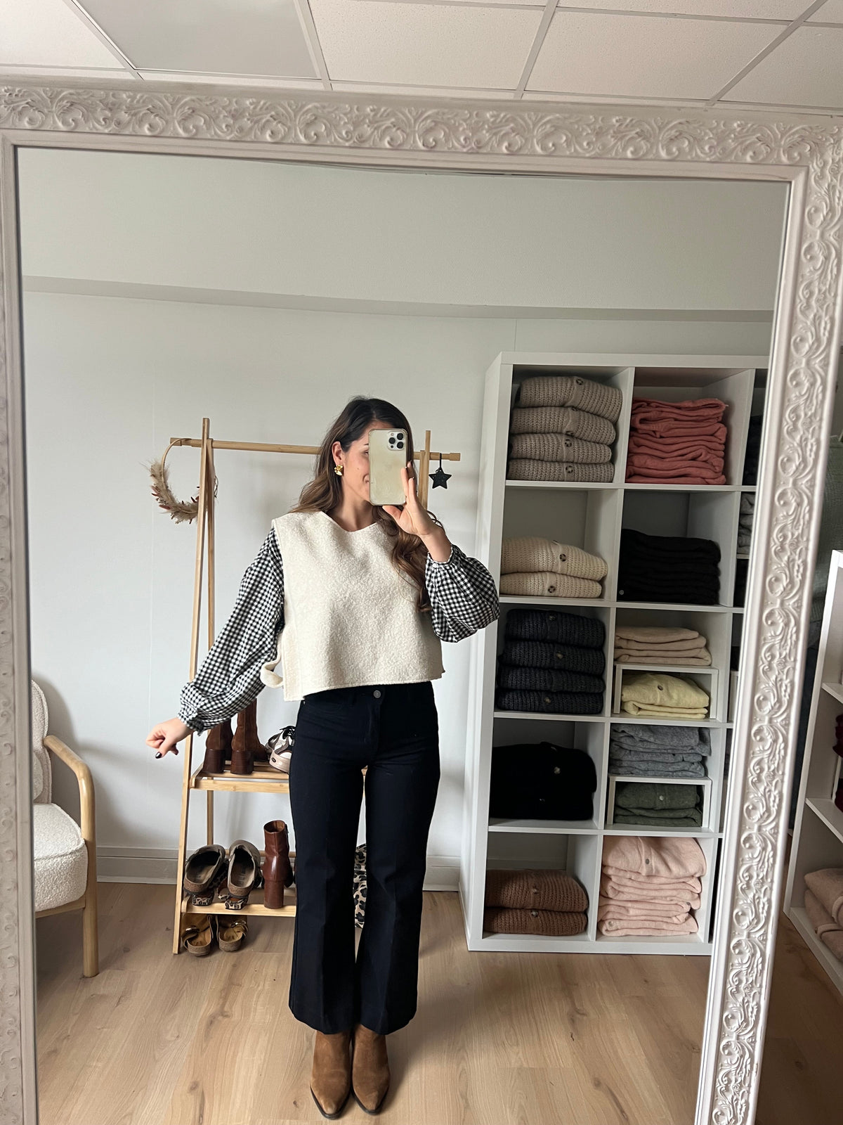 Sweter bez rękawów z wiązaniami Jeanne écru