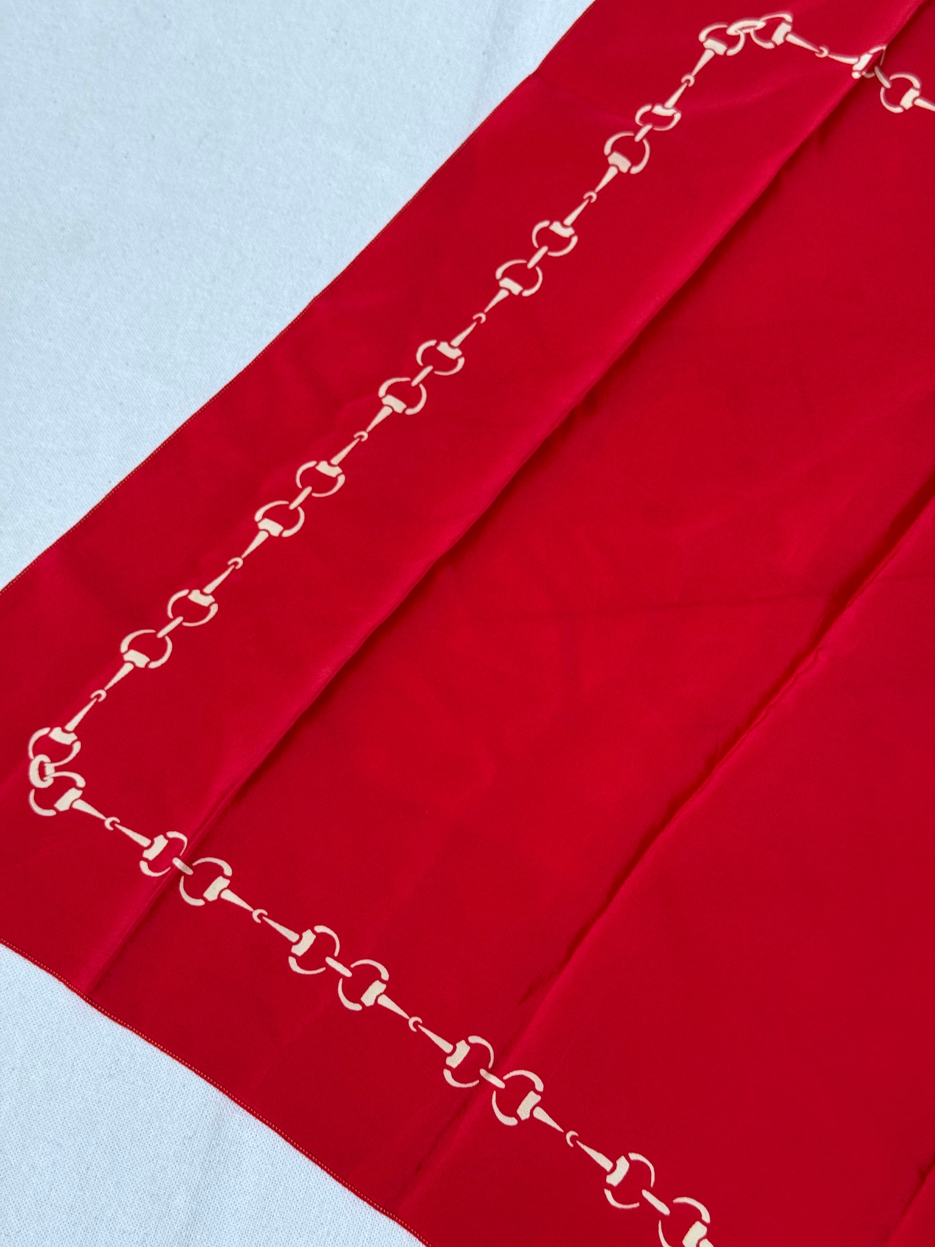 Foulard Céline – Motifs Chaînes Rouge