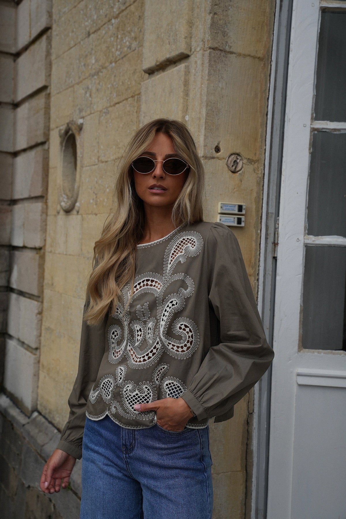 Blusa bordada Annie - Caqui