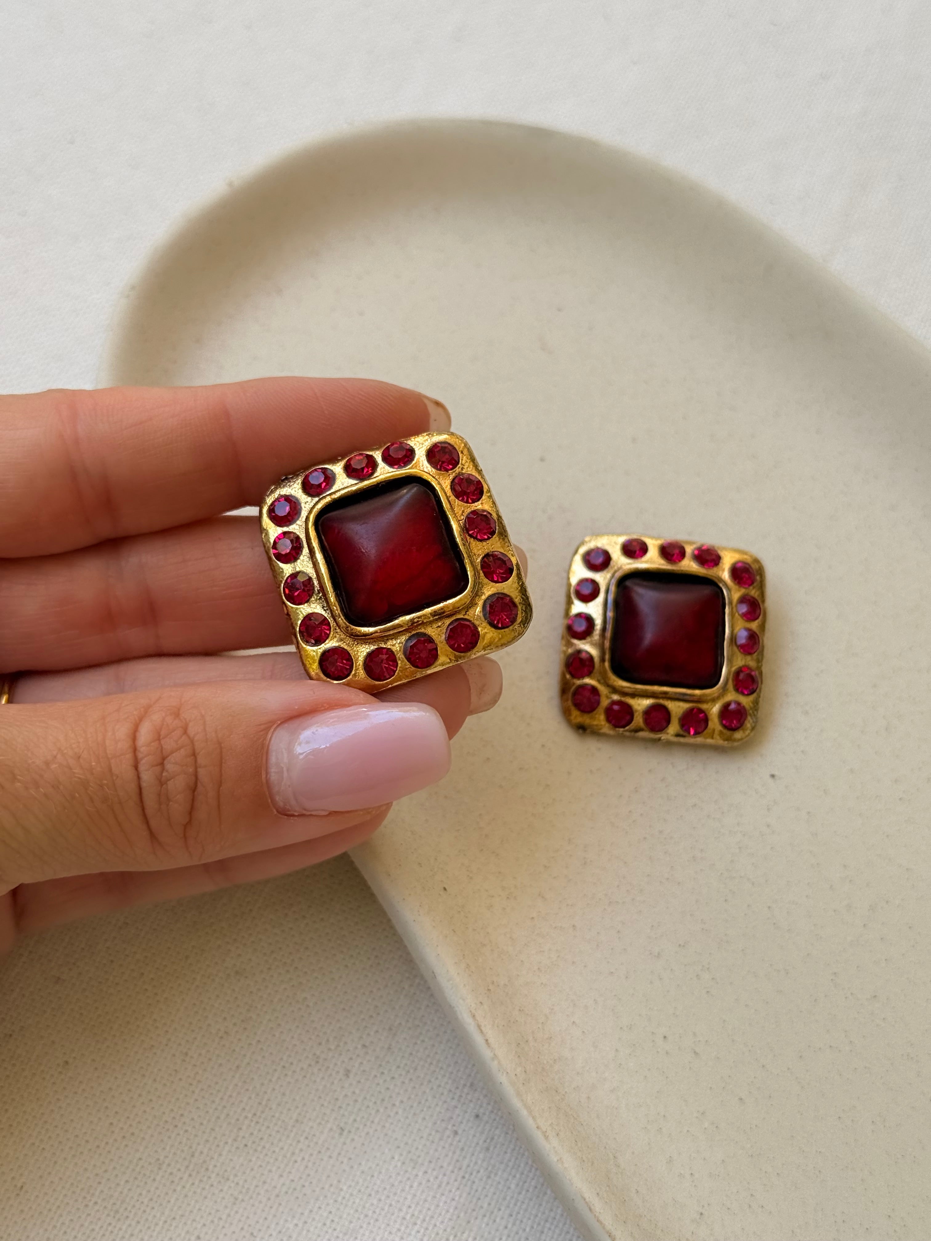 Boucles D’Oreilles Vintage - Cabochons Rouges Et Strass