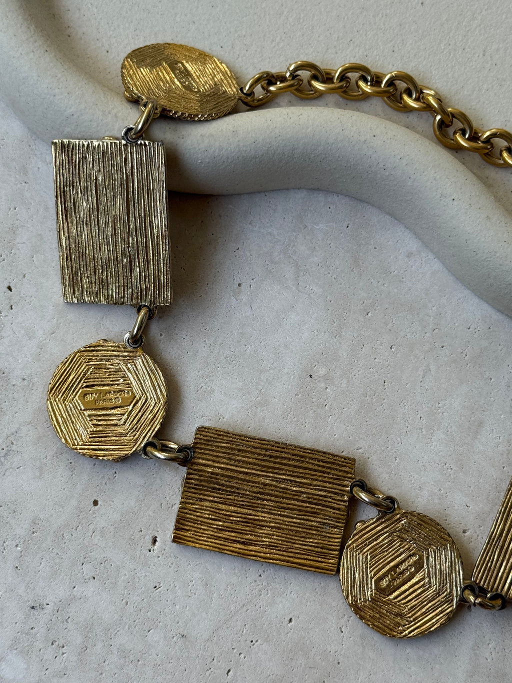 Guy Laroche - Collar Vintage - Eslabones Geométricos