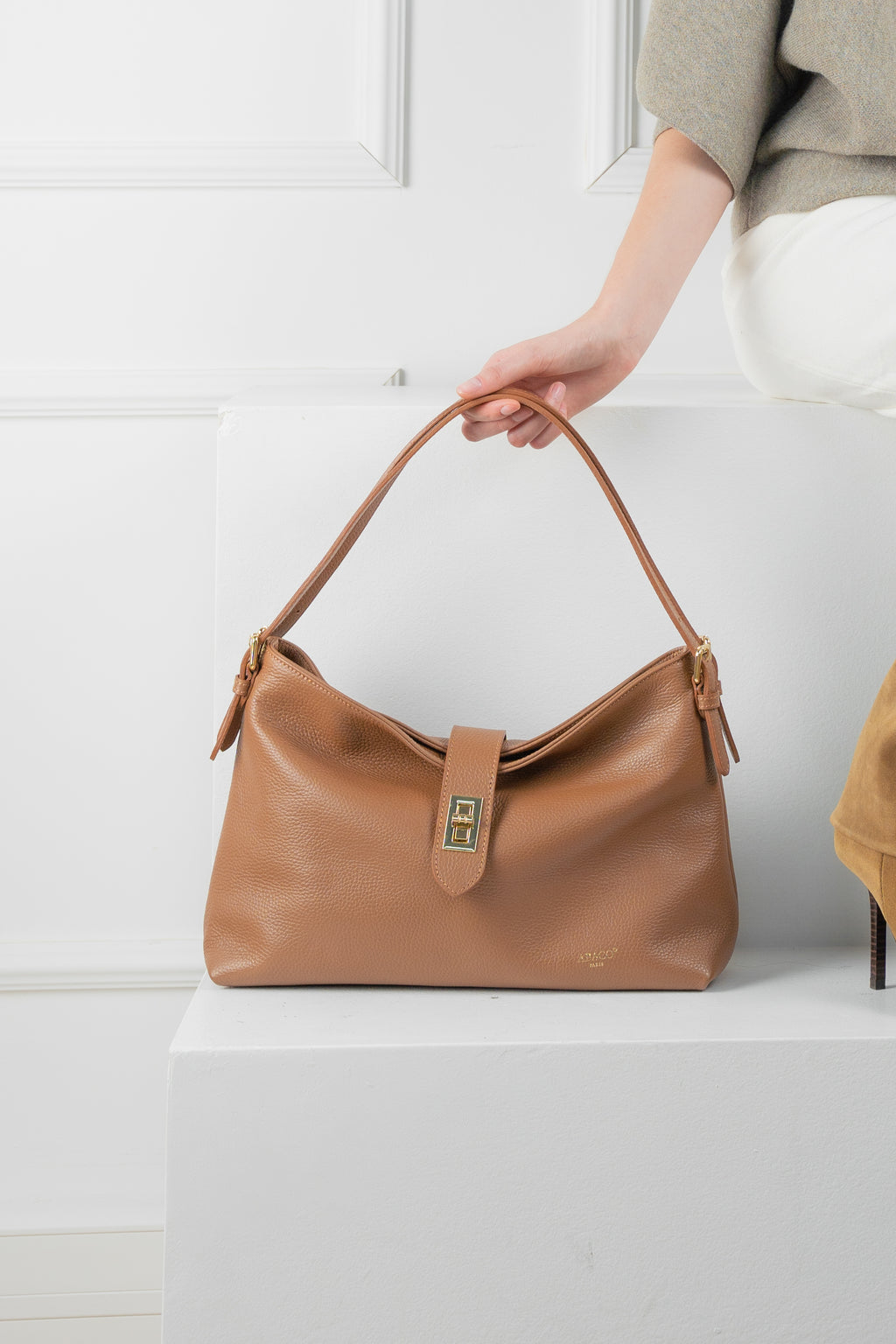 Ellad Shoulder Bag - Camel