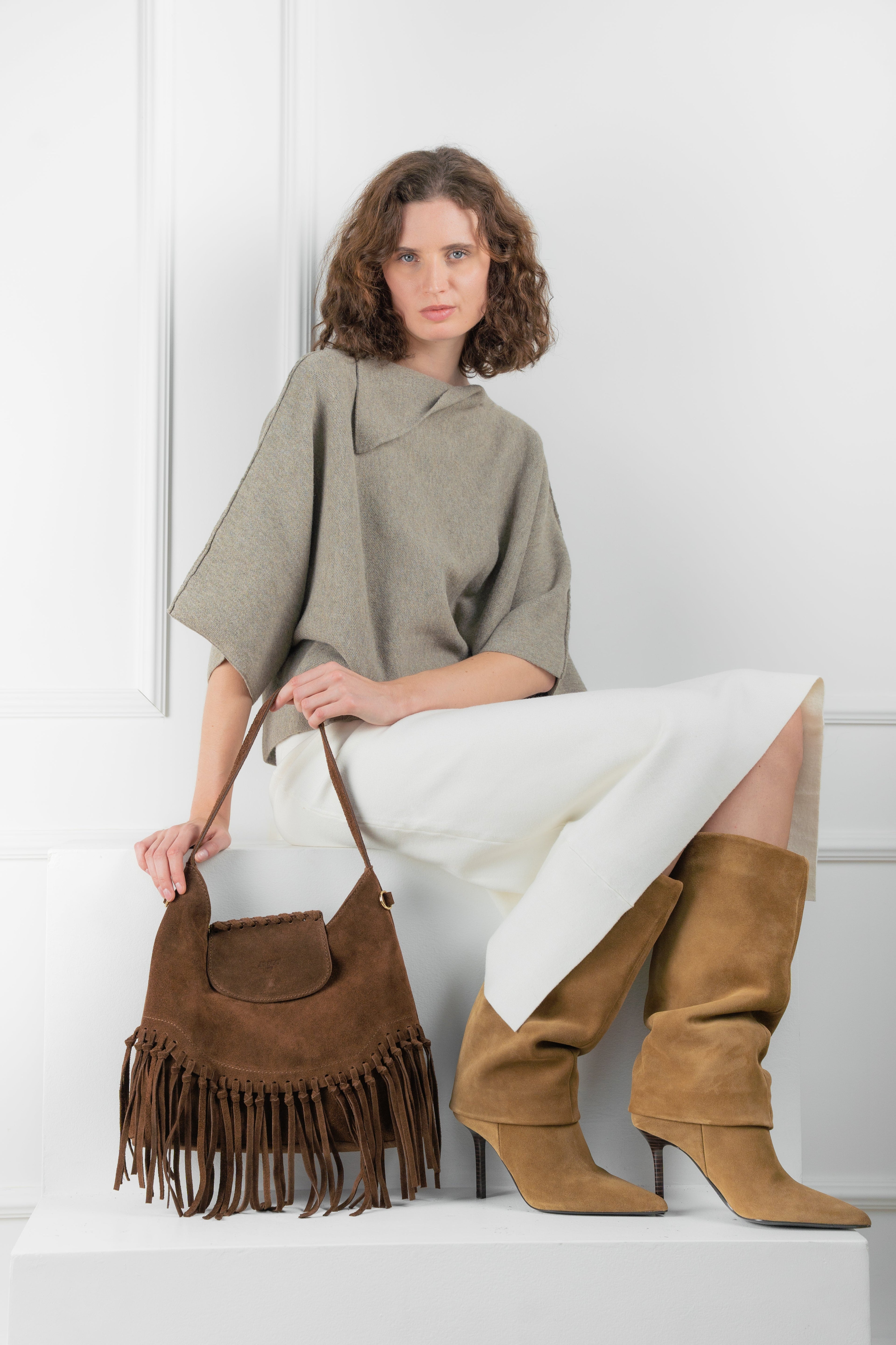 Vega Shoulder Bag - Mocha