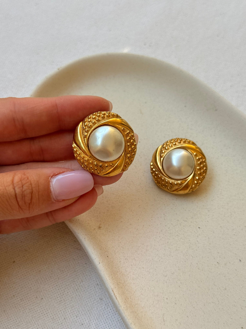 Pendientes Agatha vintage - Redondos dorados y perlas