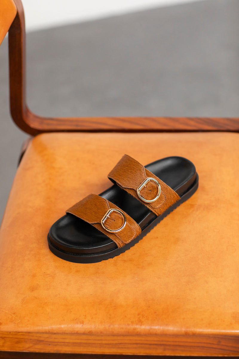 Sandalia Camel con Doble Hebilla