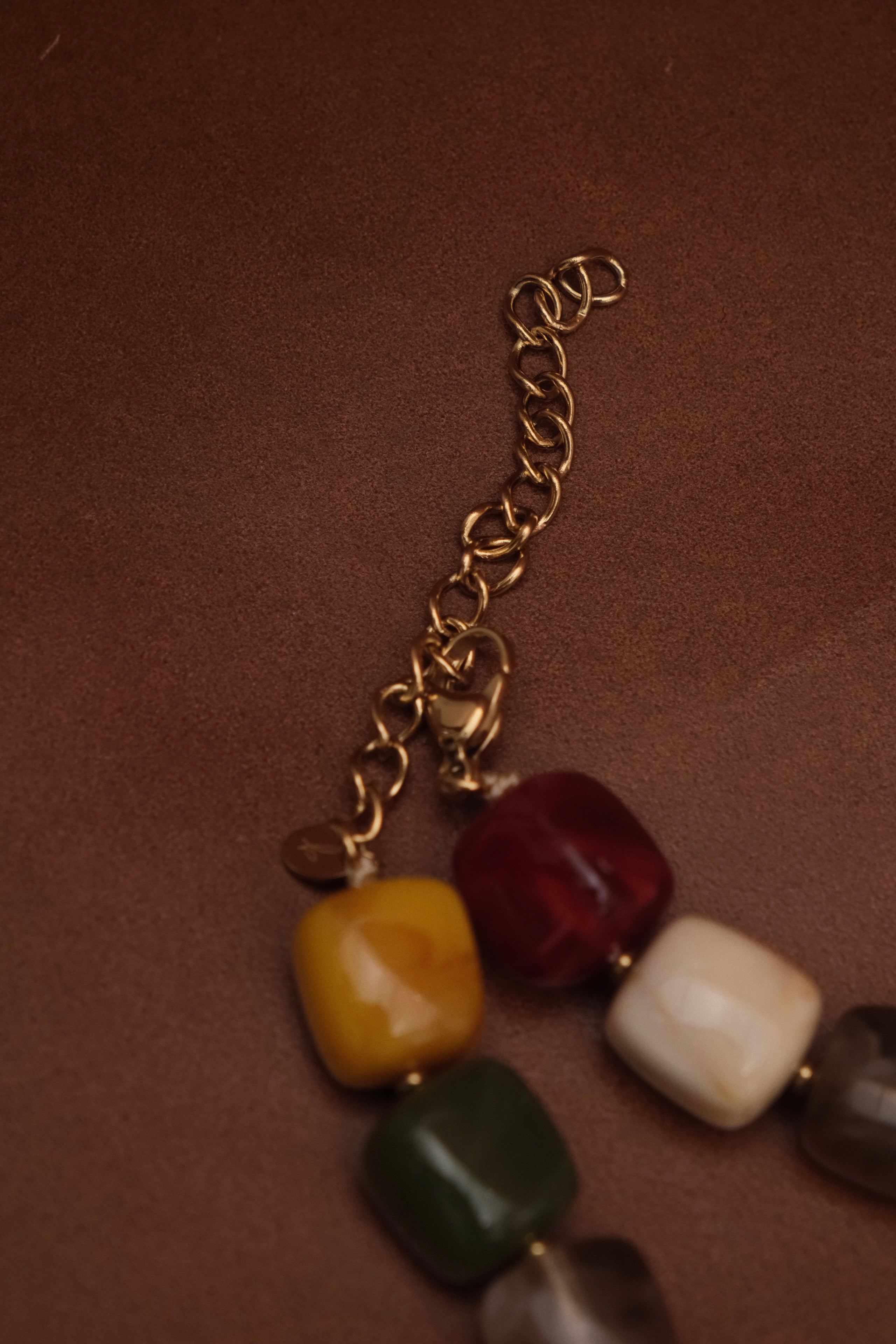 Collier perles cubiques jaune/kaki