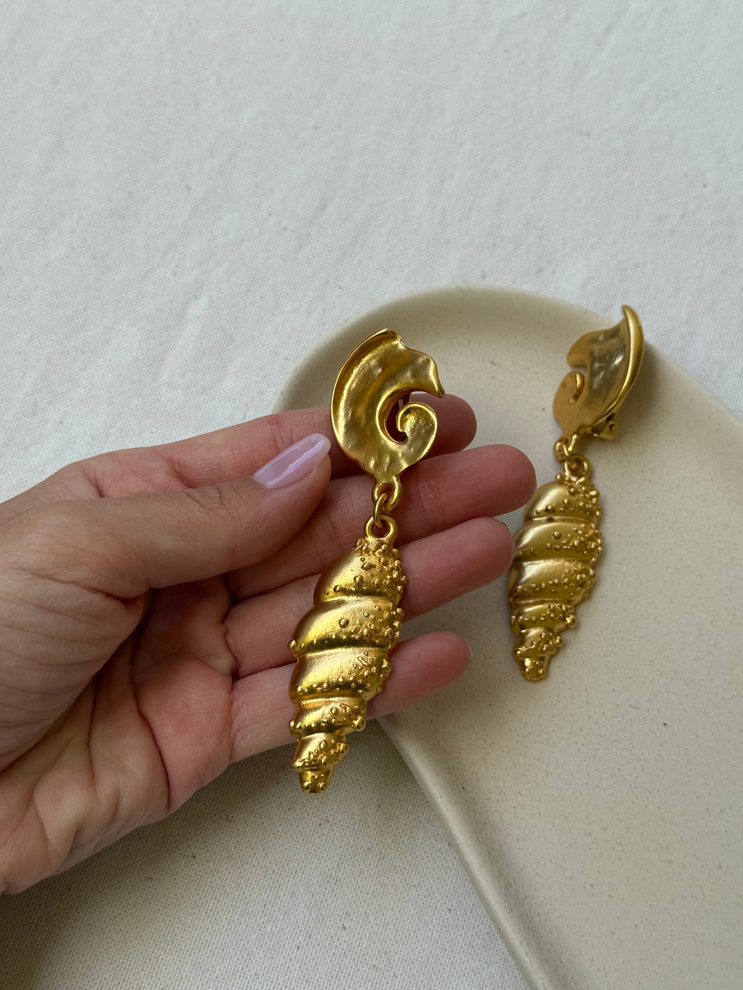Boucles D’Oreilles Vintage - Coquillages Dorés Pendants