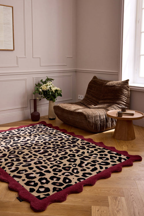 Âme fauve – Tapis en laine motif léopard - bordeaux Âme fauve