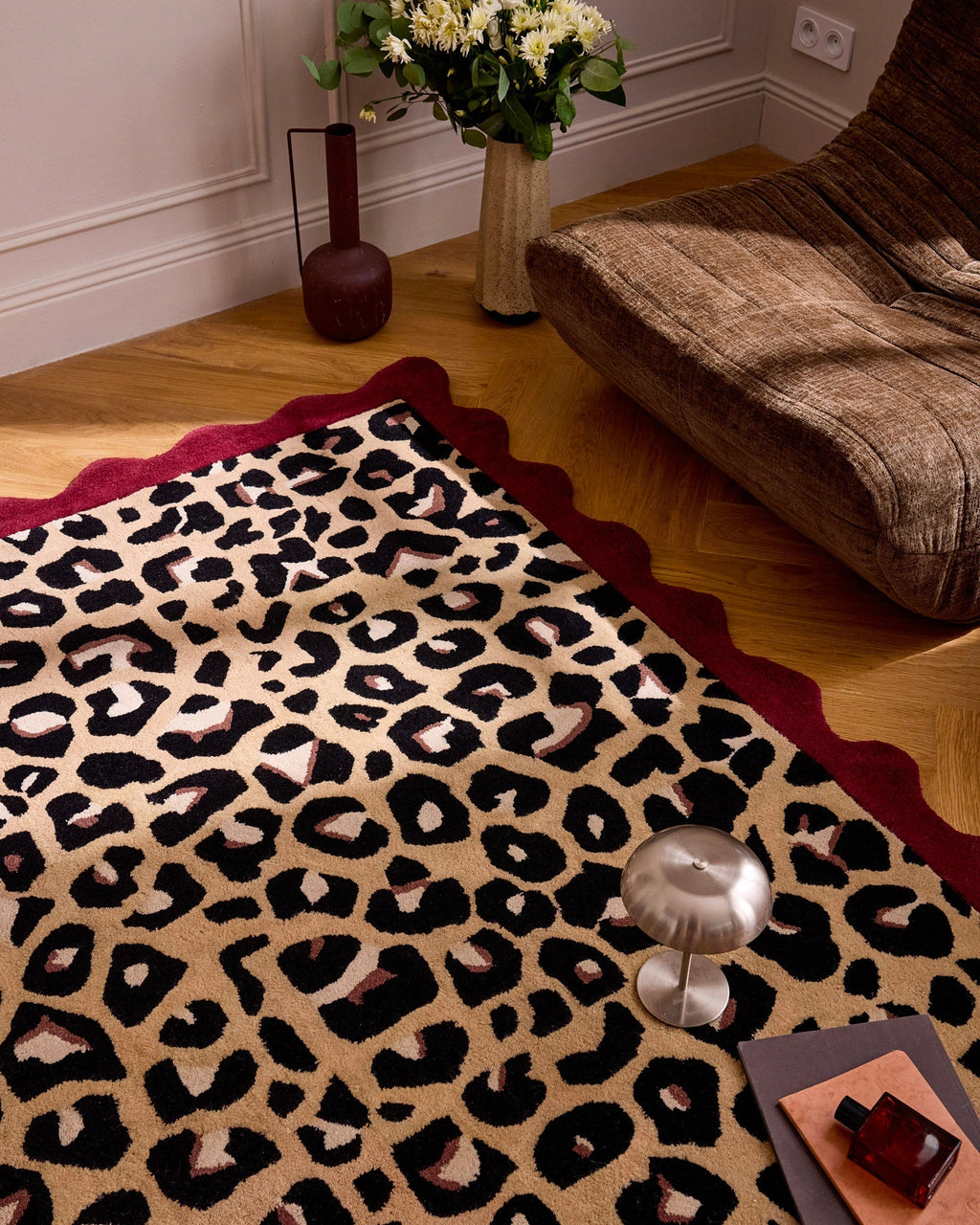Wild soul – Wool rug with leopard pattern - burgundy Wild soul