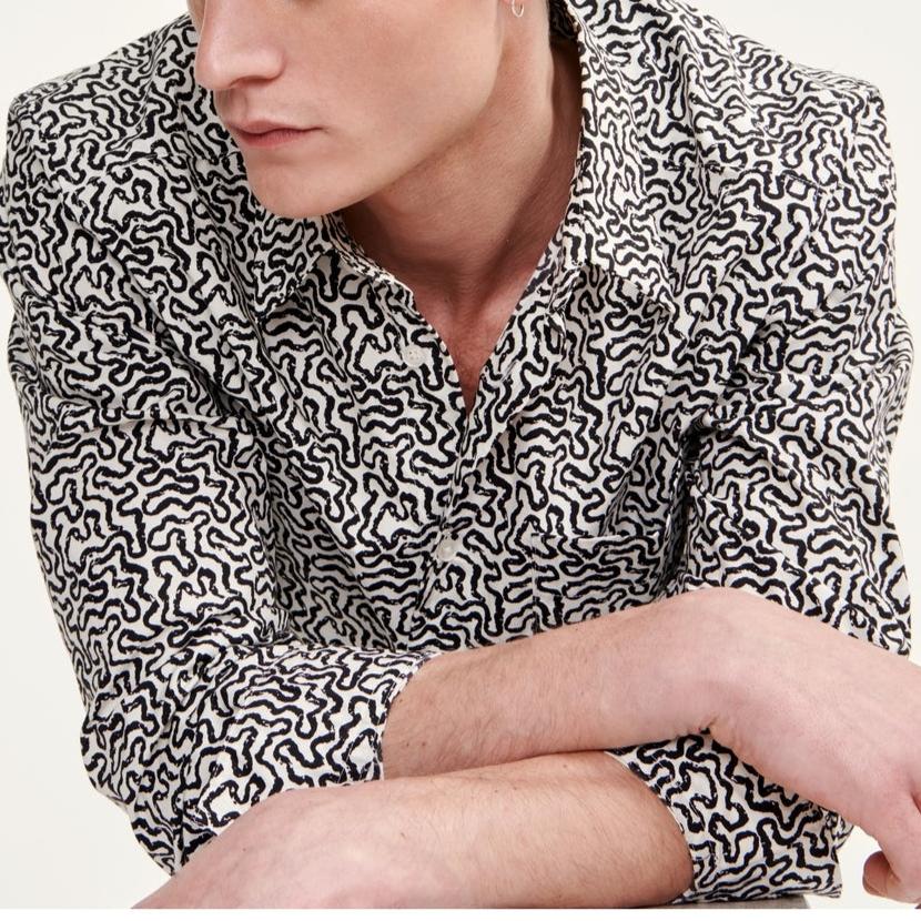 Camisa de manga larga color leche para hombre