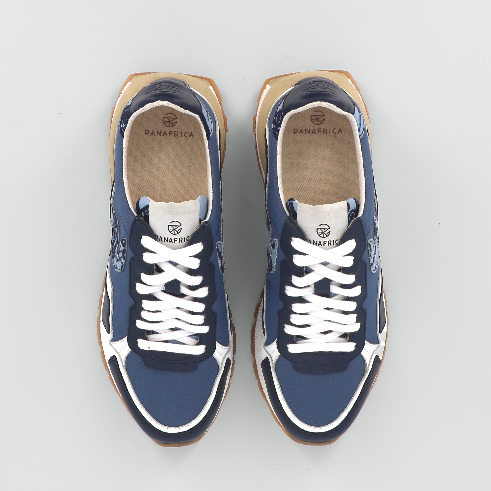 Akanda-Marine Trainers