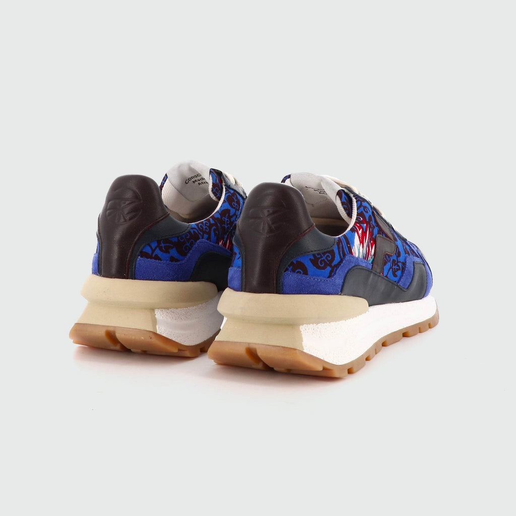 Akanda Mahoe Trainers