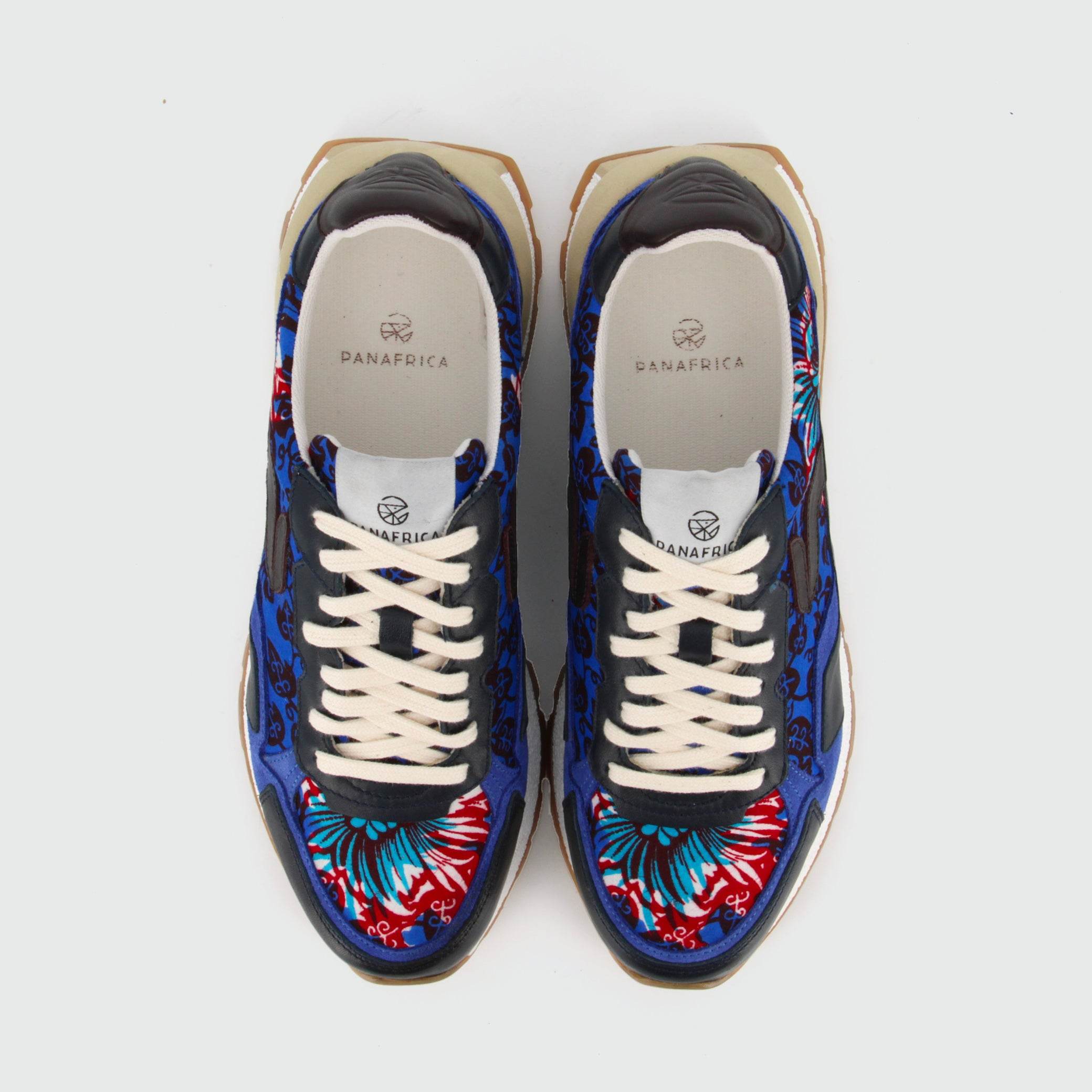 Akanda Mahoe Trainers