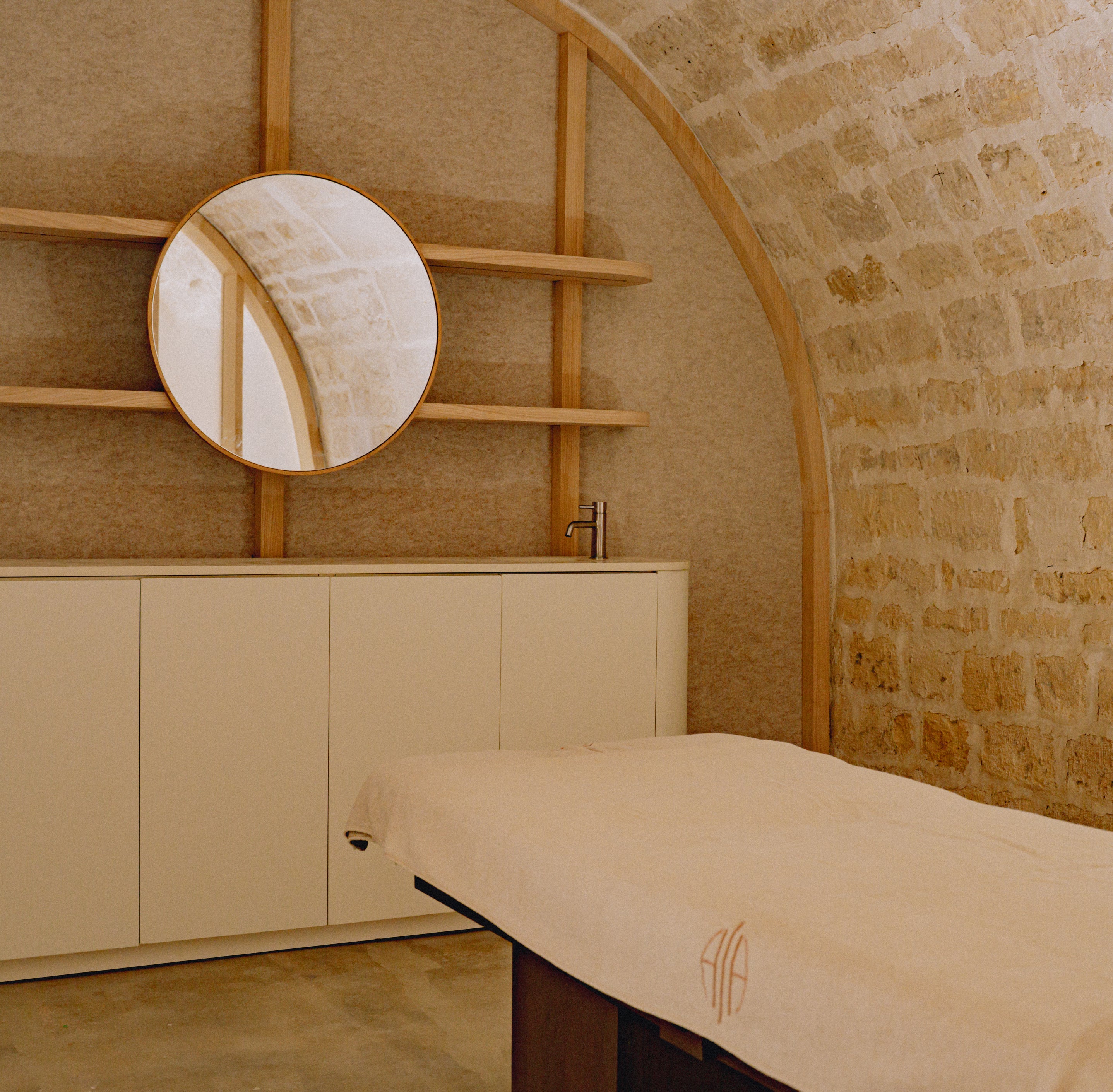1-Hour Prenatal Massage - Paris