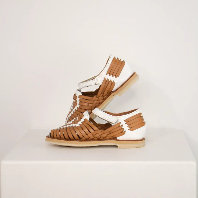 Mapache - Huarache - Alegria Camel White