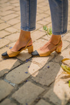 Zapatos de tacón Chela con tira trasera