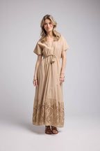 Vestido largo de manga corta - Beige