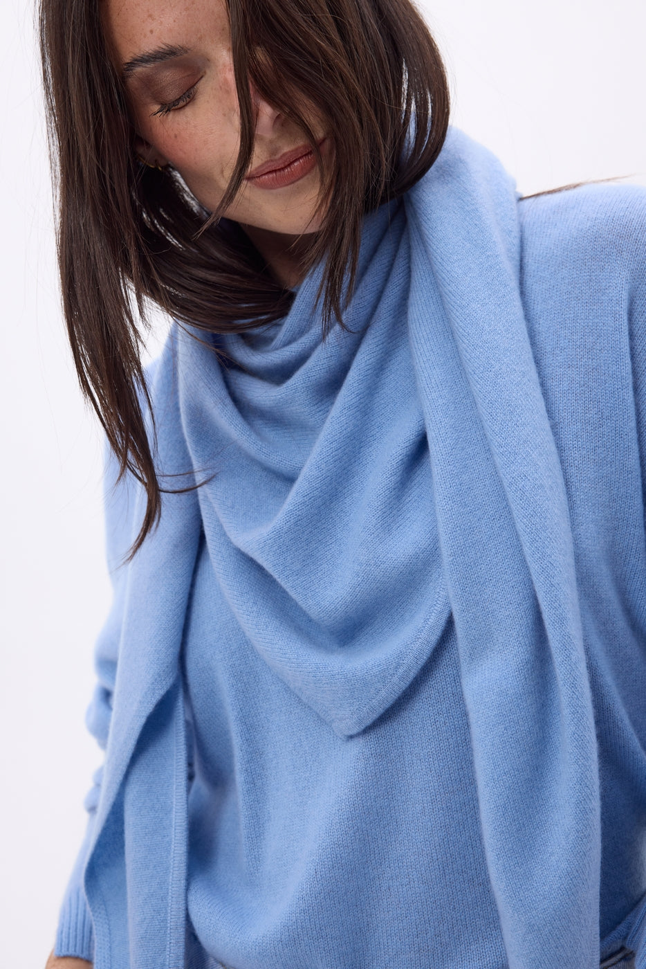 Bufanda bandana oversize triangular lisa Amel - azul cielo - mujer