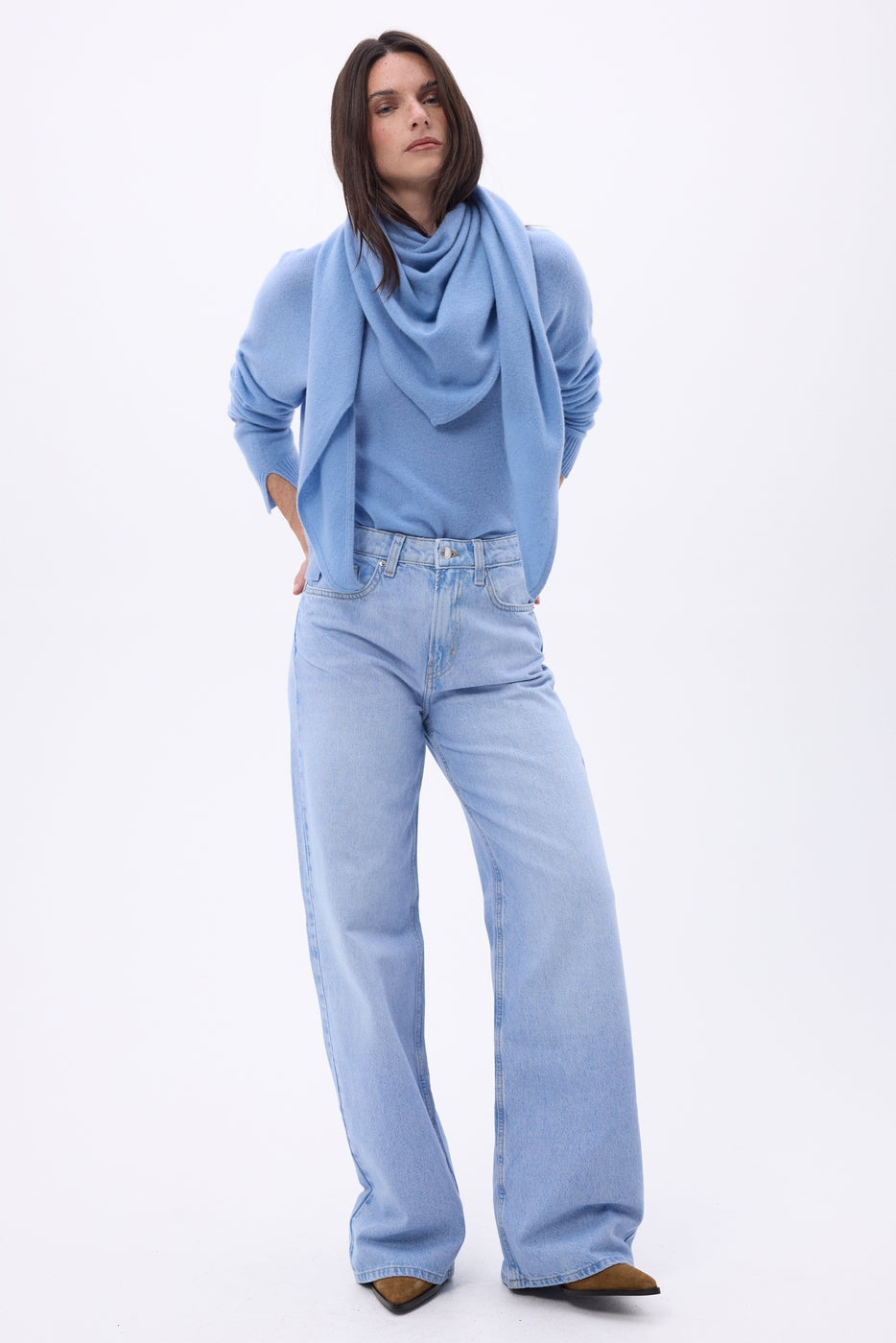 Bufanda bandana oversize triangular lisa Amel - azul cielo - mujer