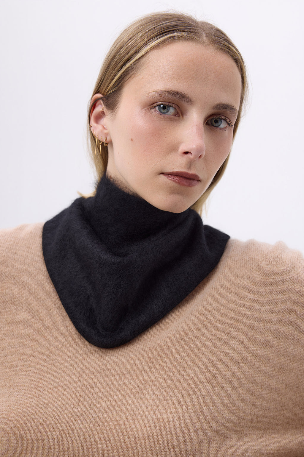 Trekantsbandana – Brushed Cashmere Bandana Amel - Noir - Dam
