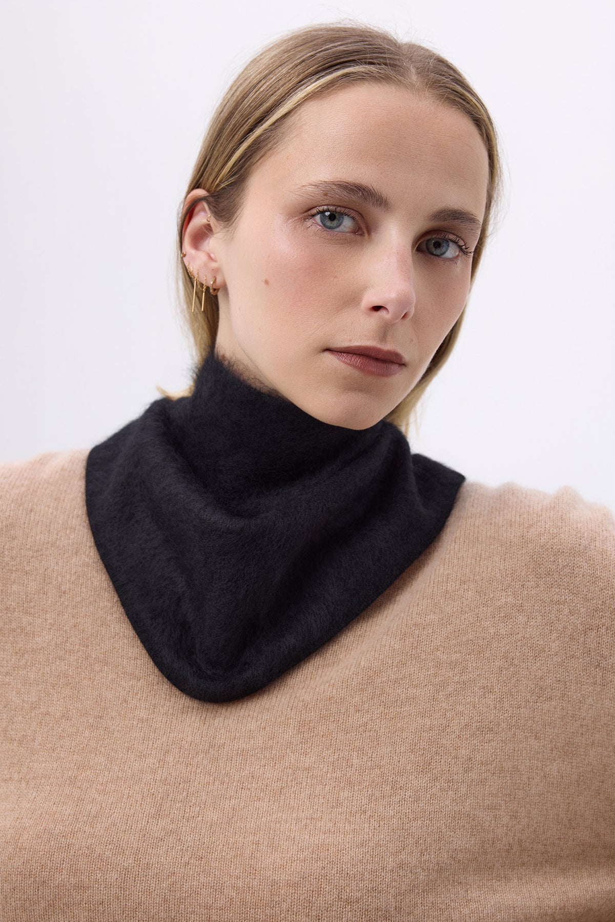 Trekantsbandana – Brushed Cashmere Bandana Amel - Noir - Dam
