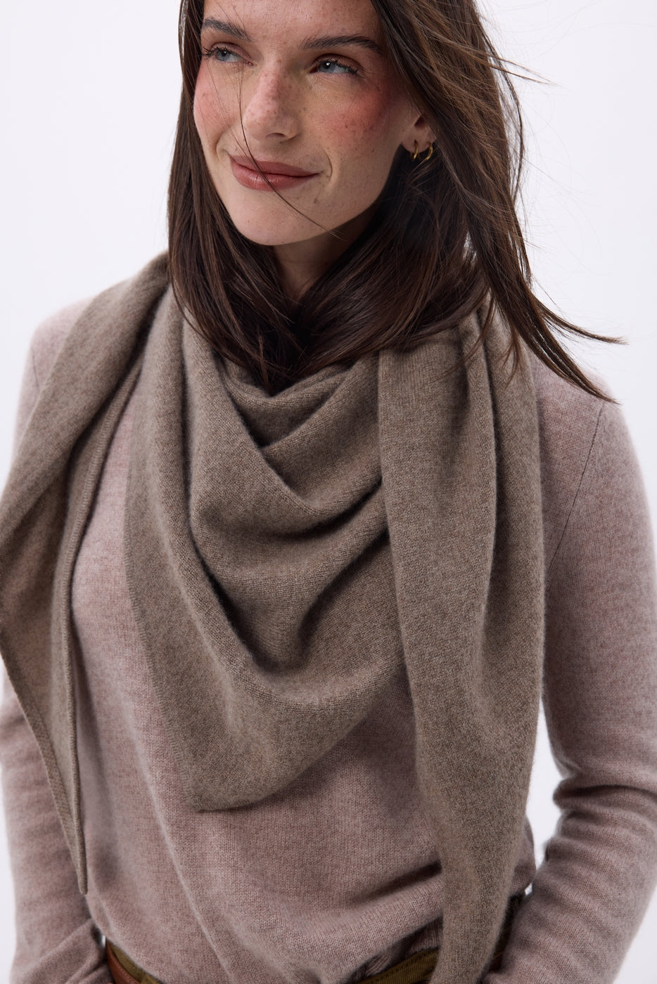 Bufanda bandana oversize triangular lisa Amel - avellana - mujer