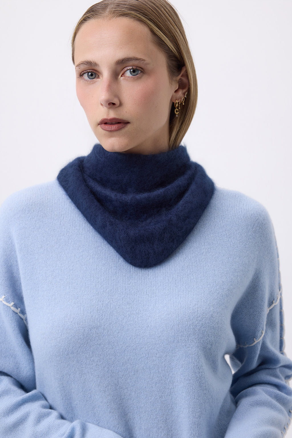 Bandana Triangle – Brushed Cashmere Bandana Amel - Bleu Marine - Femme