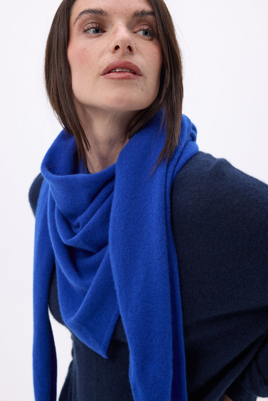 Bufanda bandana oversize triangular lisa Amel - Azul rey - Mujer