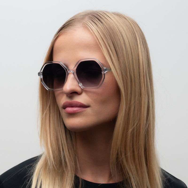 Lunette Angela