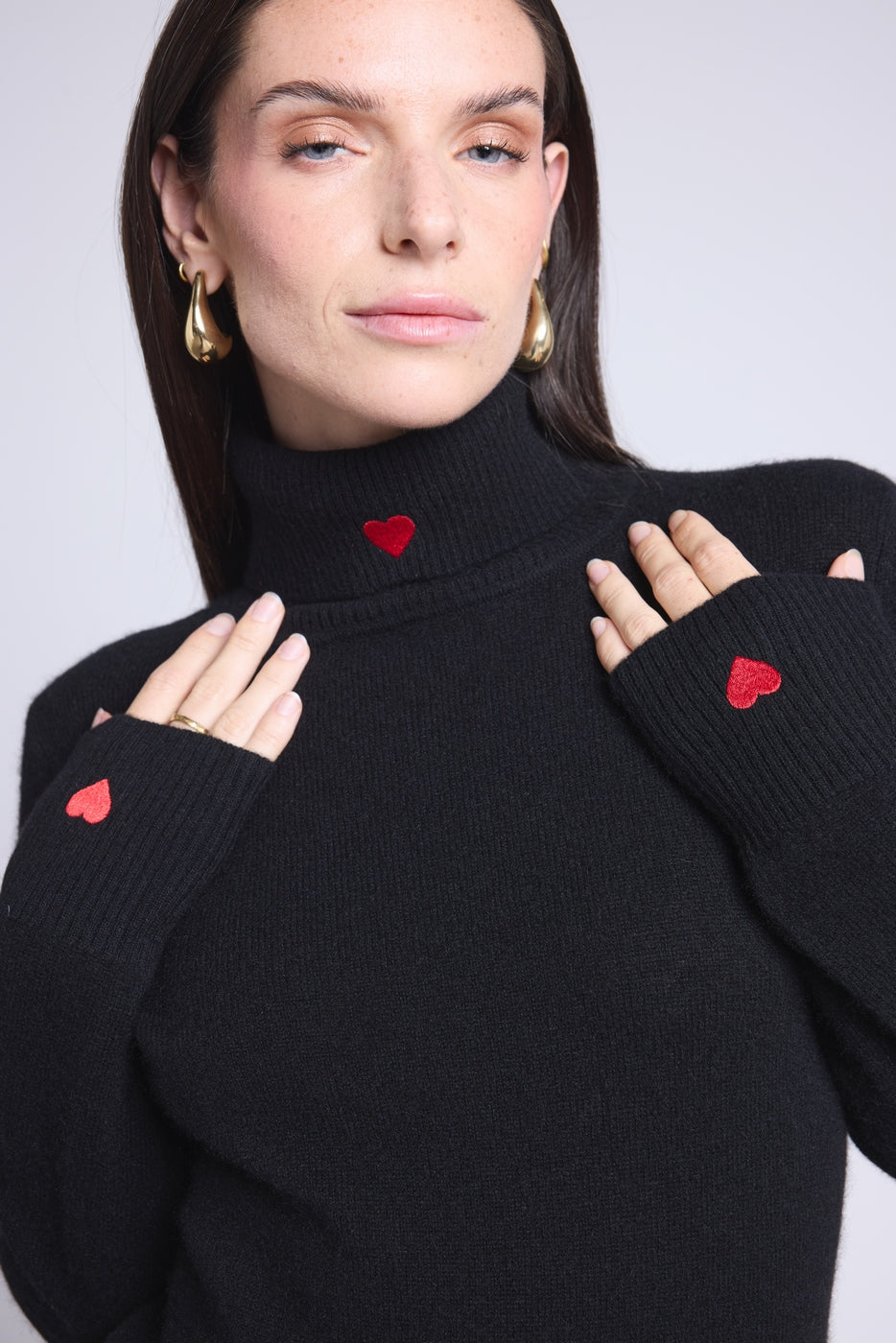 Roll-Neck Jumper Heart Embroidery Anny - Black Red - Women