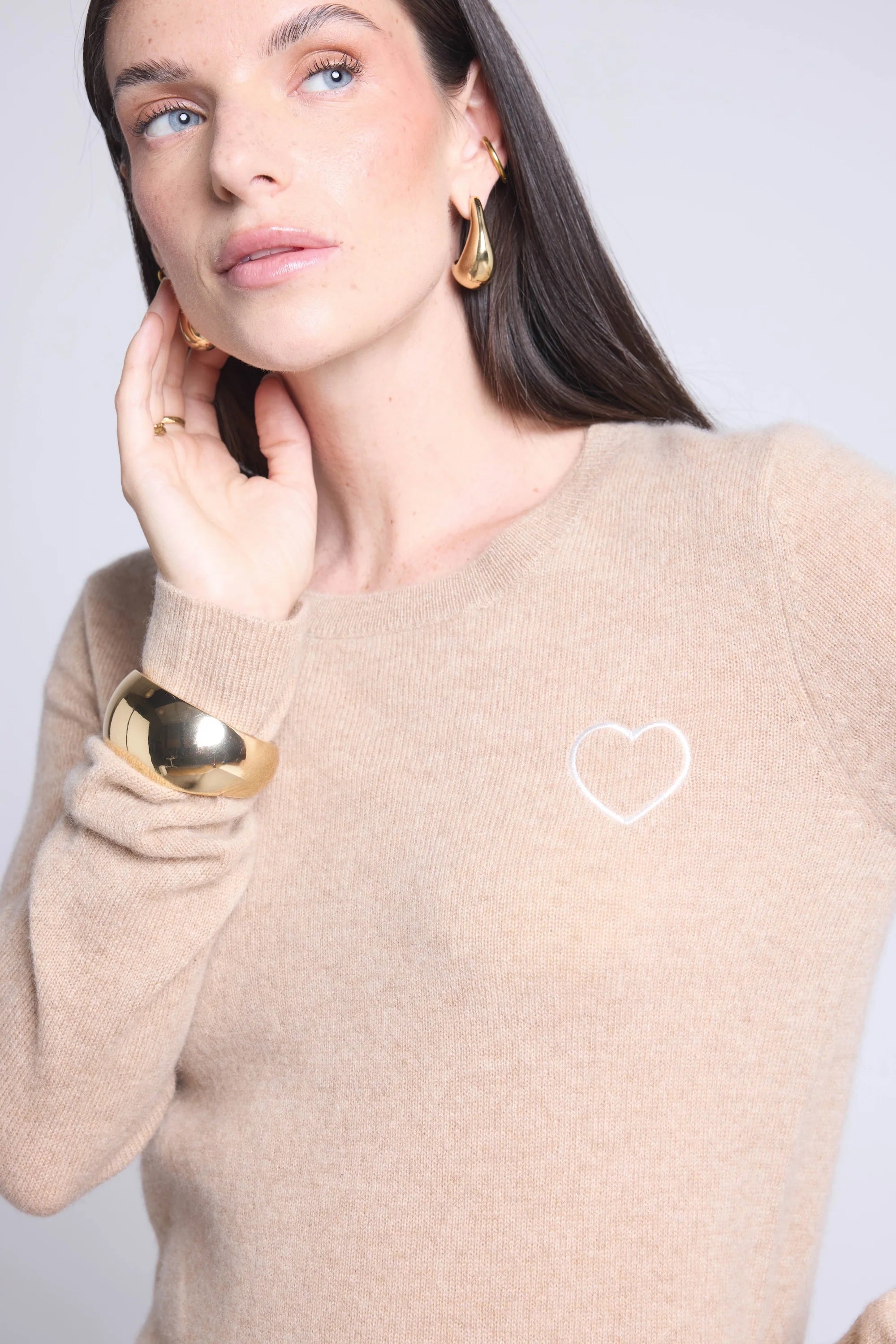 Pull Col Rond Cœur Broderie Anubis - Beige Creme Blanc - Femme