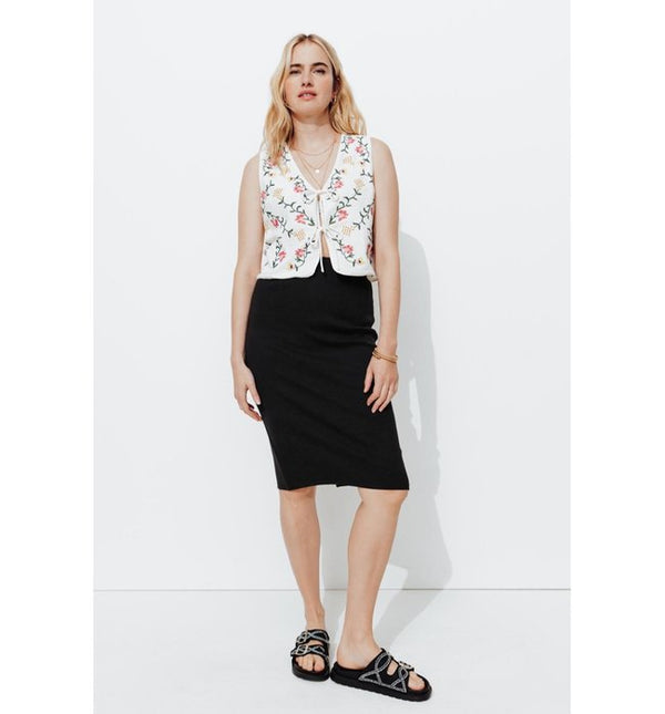 Mujer Falda Lápiz, Un Color Negro Oscuro
