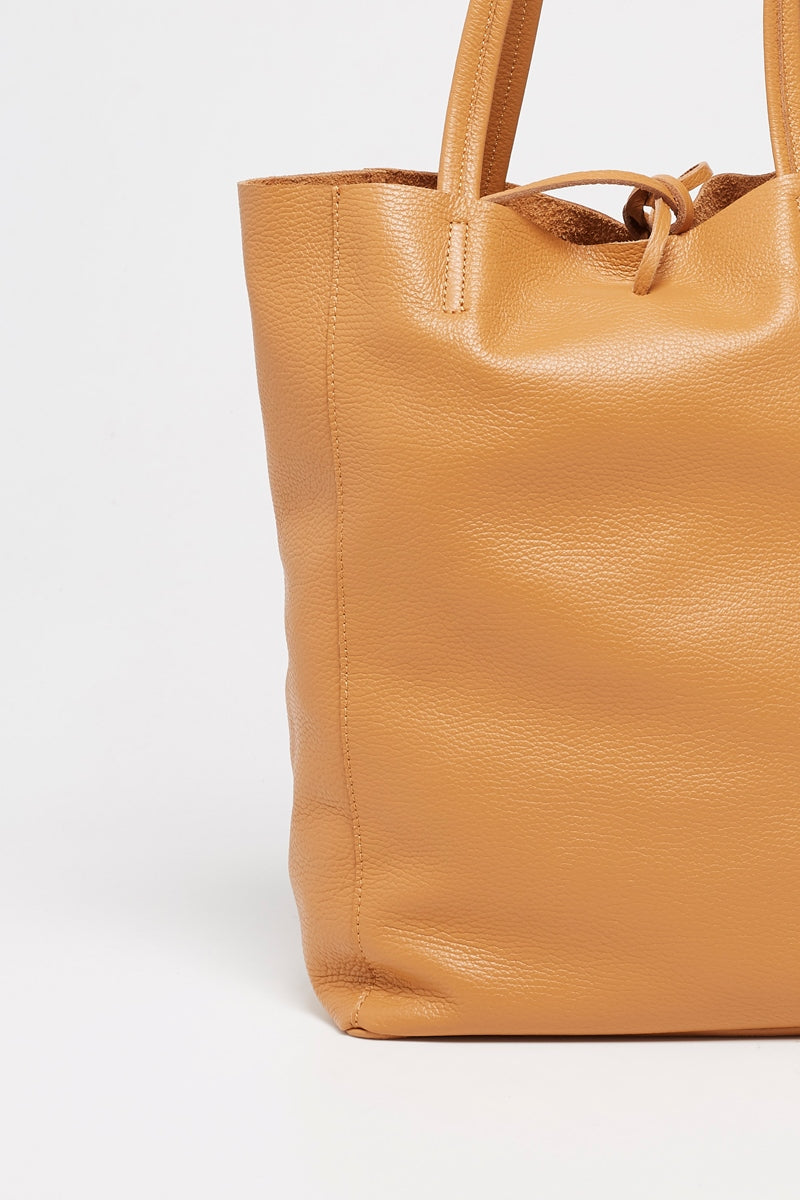 Tesa Handbag - Camel