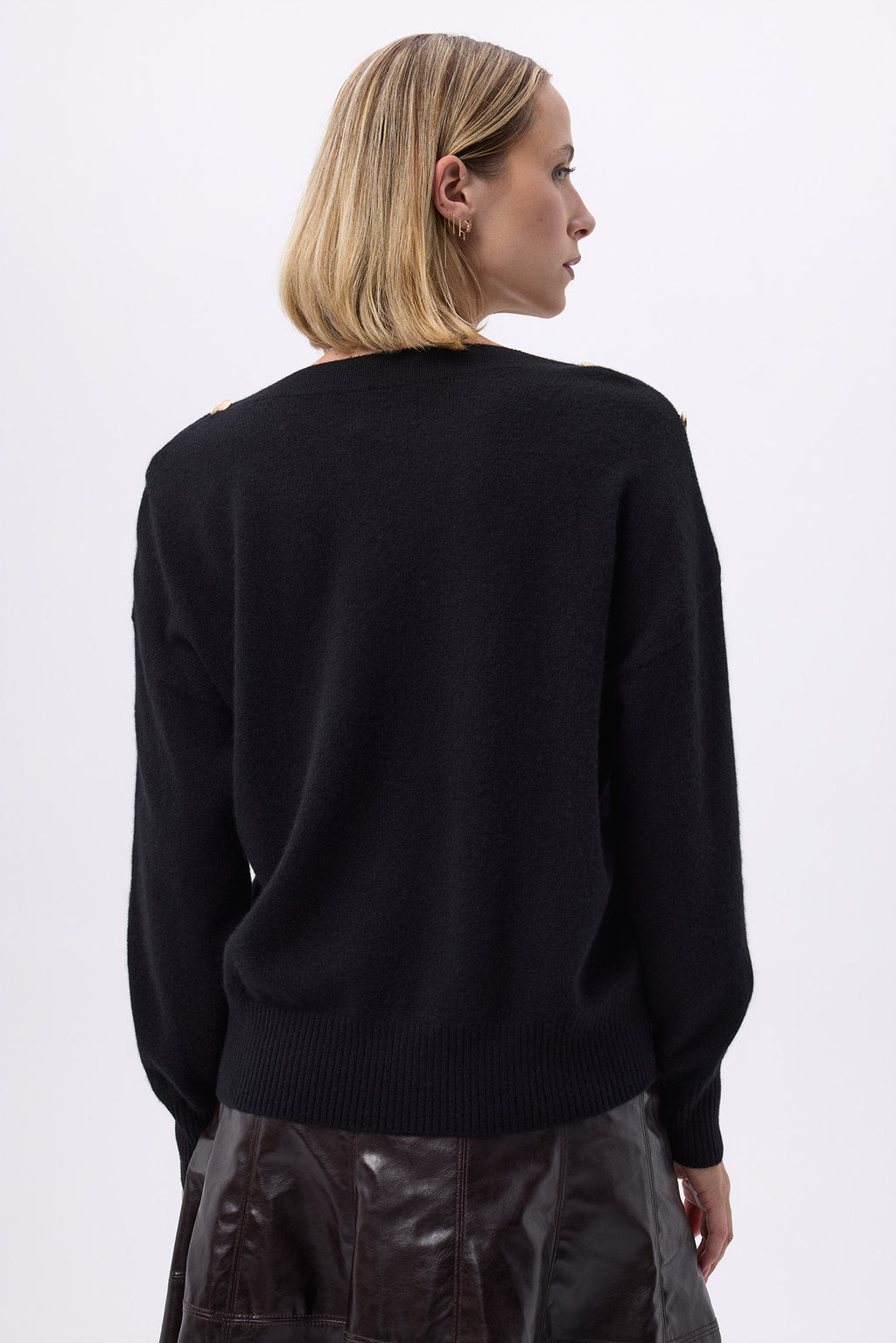 Pull Col Rond Boutons Dorés F Aspen - Noir - Femme