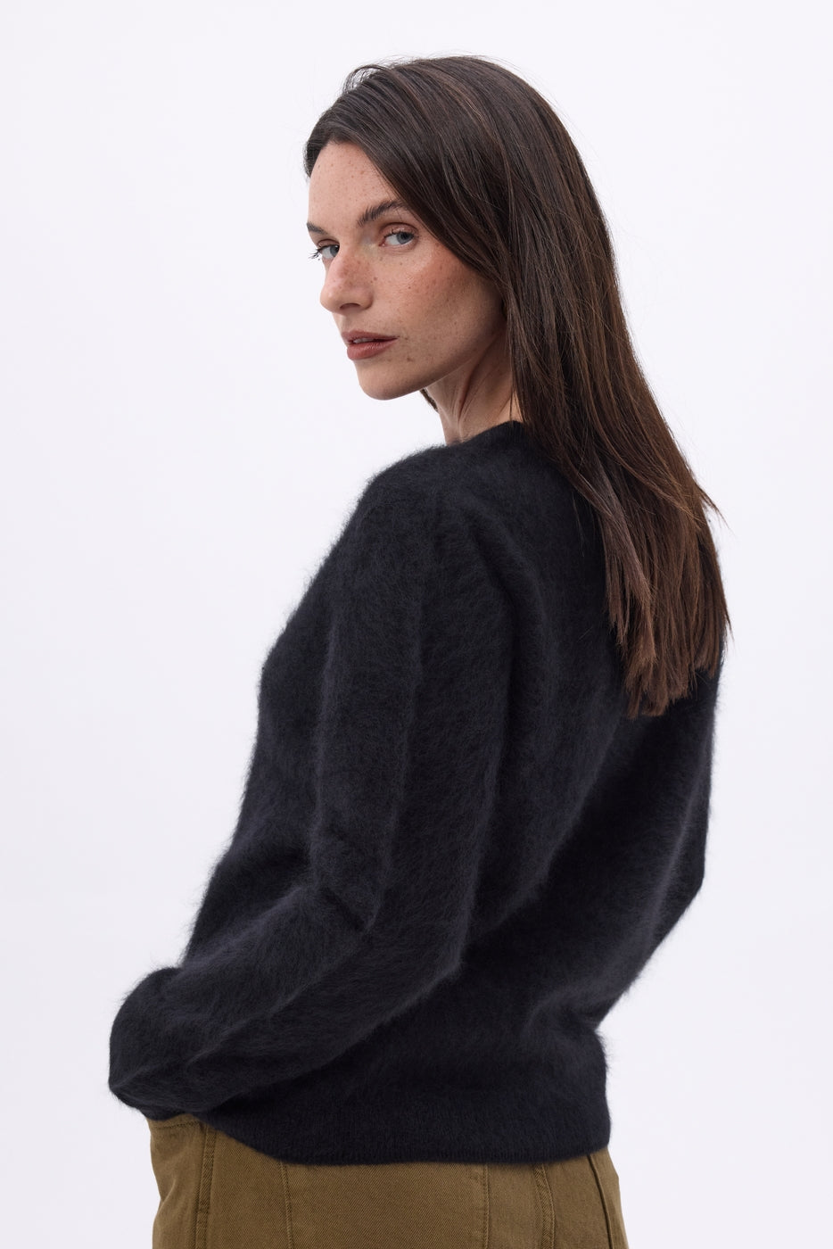 Atlas Crew-Neck Cardigan – Brushed Cashmere - Black - Women