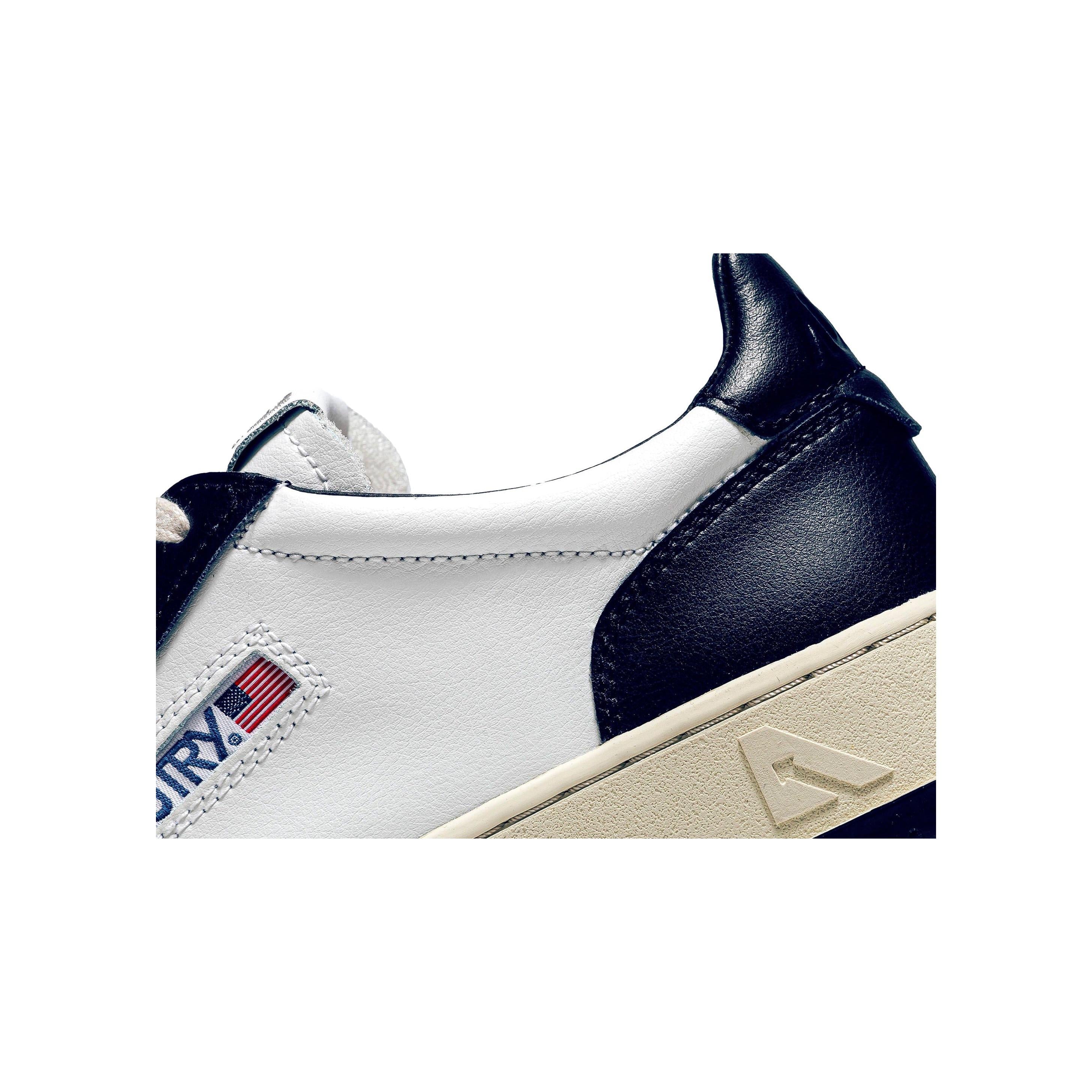 Autry Medalist Leather Low White Navy (W)