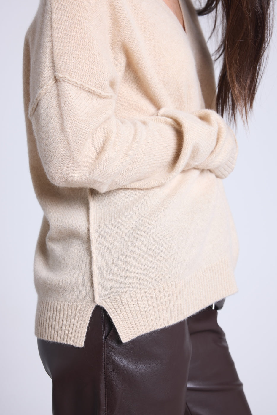 Aura Oversize V-Neck Jumper with Visible Seams - Cream Beige - Women