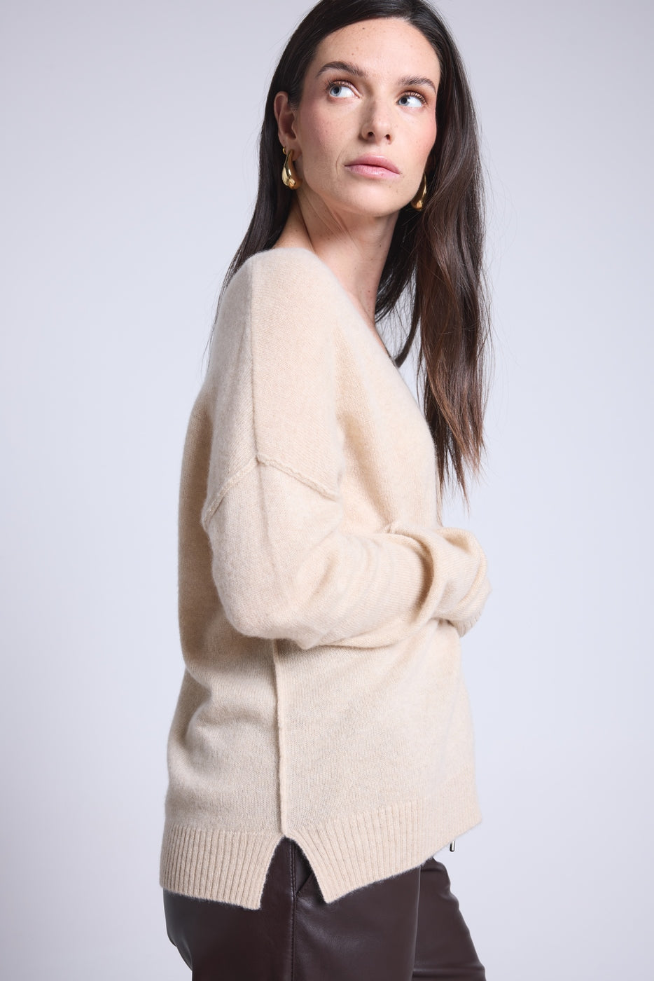 Aura Oversize V-Neck Jumper with Visible Seams - Cream Beige - Women
