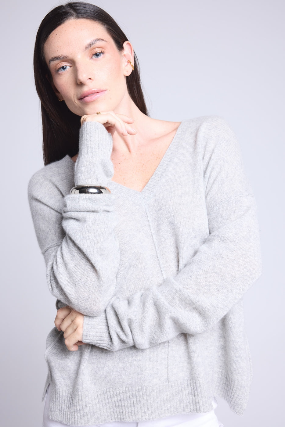 Pull Col V Oversize Coutures Aura - Gris Clair - Femme - 100% Cachemire